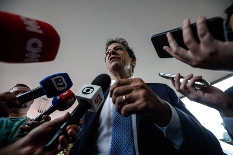 pacote-de-corte-de-gastos-esta-pronto-e-so-depende-do-ministerio-da-defesa,-diz-haddad