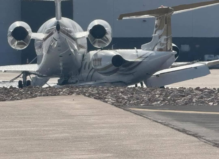 aviao-de-vince-neil-colide-com-outro-jato-em-solo-de-aeroporto-nos-eua-e-piloto-morre