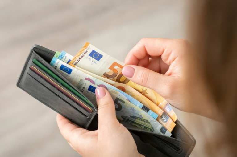 ladroes-furtam-carteira,-compram-bilhete-premiado,-e-vitima-quer-metade-do-premio-de-r$-3-milhoes