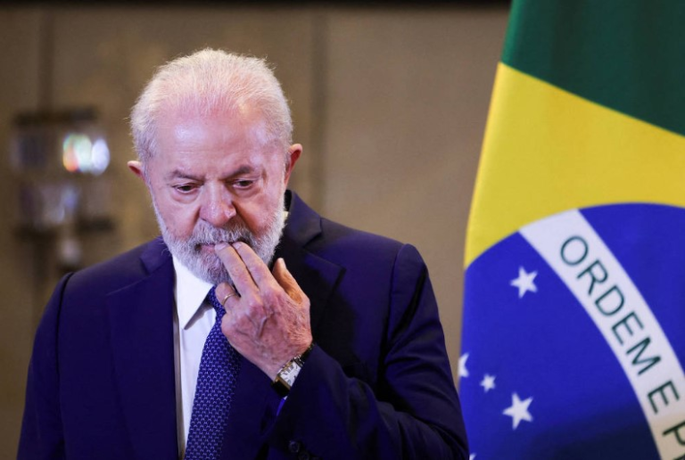 poderdata:-lula-nao-estanca-sangria-e-desaprovacao-vai-a-53%