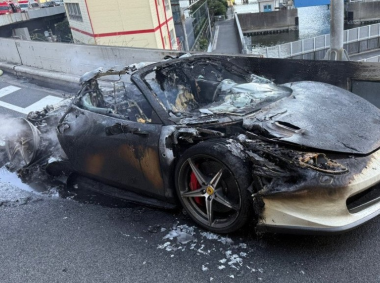 apos-10-anos-economizando,-homem-compra-ferrari-e-a-perde-para-incendio-logo-apos-retirada
