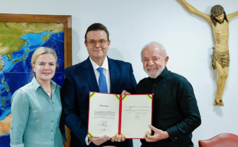 gleisi-assume-comando-de-operacoes-politica-e-de-gestao-para-crise-no-inss