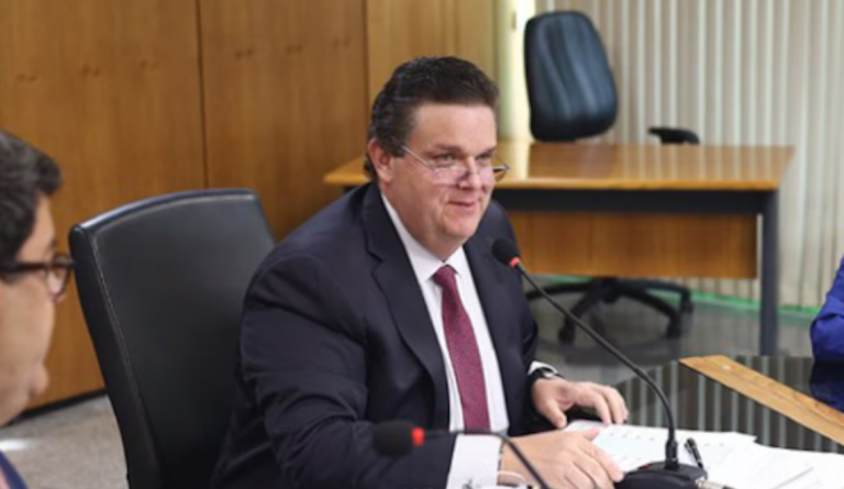 novo-ministro-da-previdencia-participou-de-reuniao-em-que-lupi-foi-informado-sobre-fraude-do-inss