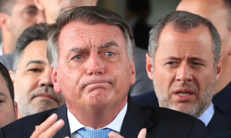 bolsonaro-desafia-moraes-a-mostrar-‘minuta-do-golpe’