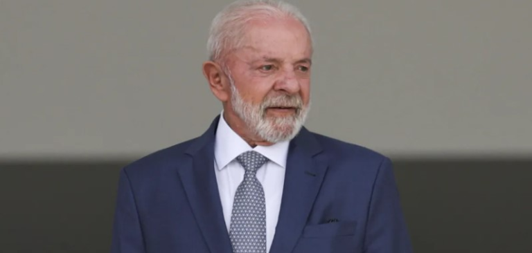 oito-ministros-de-lula-vao-a-feira-do-mst-em-sp