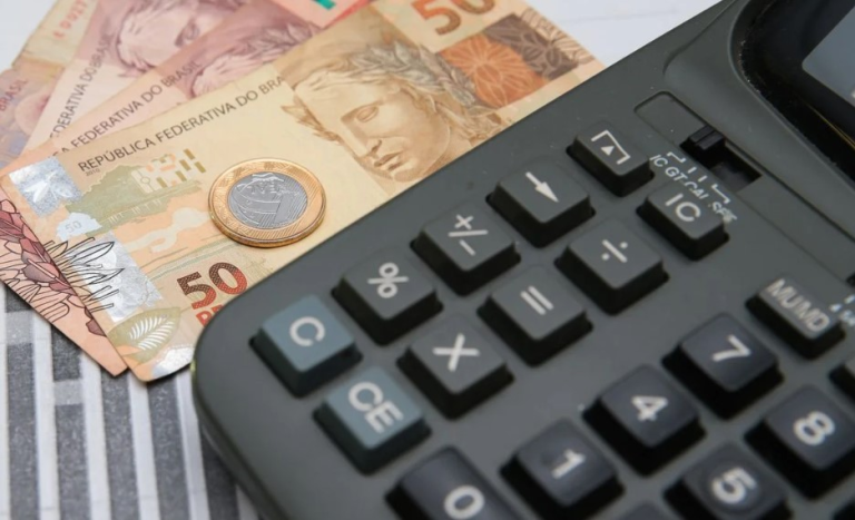 ministerio-da-fazenda-projeta-divida-publica-em-80,3%-do-pib-em-2025