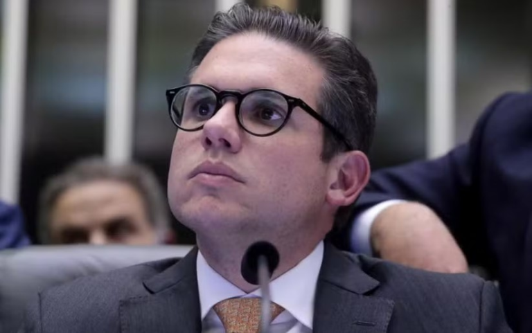 motta-avisa-lideres-de-que-nao-adianta-aprovar-a-anistia:-stf-vai-declarar-‘inconstitucional’