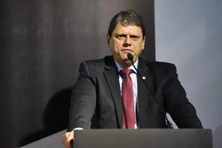 durou-8-minutos:-moraes-e-pgr-nao-fizeram-perguntas-a-tarcisio