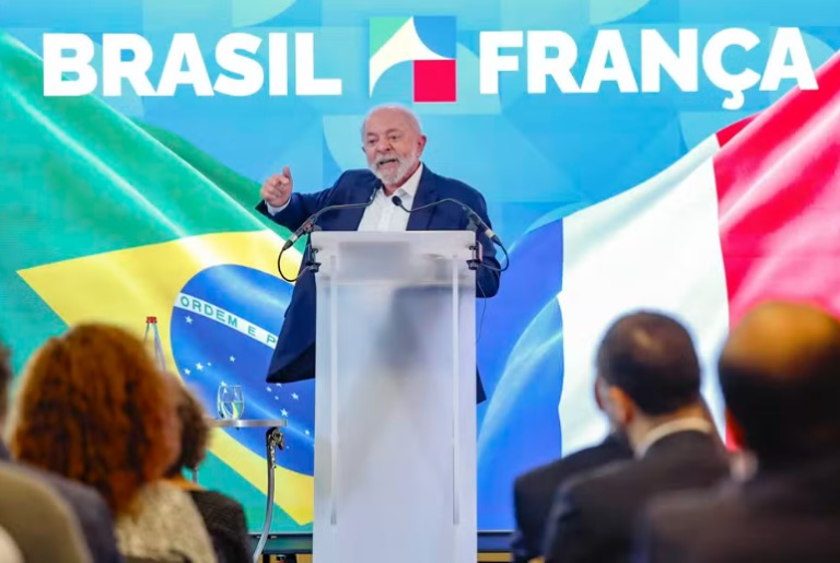 Lula defende viagens ao exterior e diz desconhecer custos lula-defende-viagens-ao-exterior-e-diz-desconhecer-custos