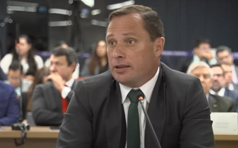 video:-mauro-cid-afirma-que-ouviu-bolsonaro-dizer-que-so-agiria-dentro-das-4-linhas-da-constituicao