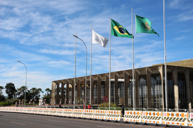 Itamaraty reforça alerta para que brasileiros não viajem a Israel itamaraty-reforca-alerta-para-que-brasileiros-nao-viajem-a-israel