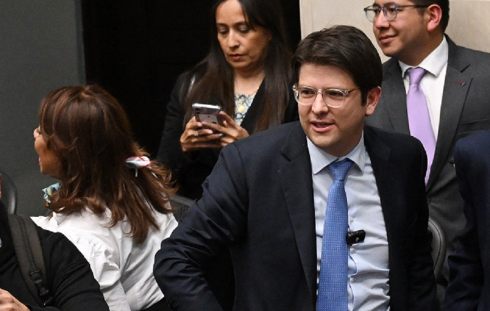 Senador colombiano baleado em comício está em estado ‘extremamente crítico’ senador-colombiano-baleado-em-comicio-esta-em-estado-‘extremamente-critico’