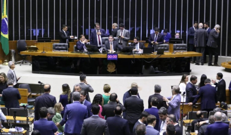 camara-acerta-votar-urgencia-contra-iof-e-deve-ter-mais-de-300-votos