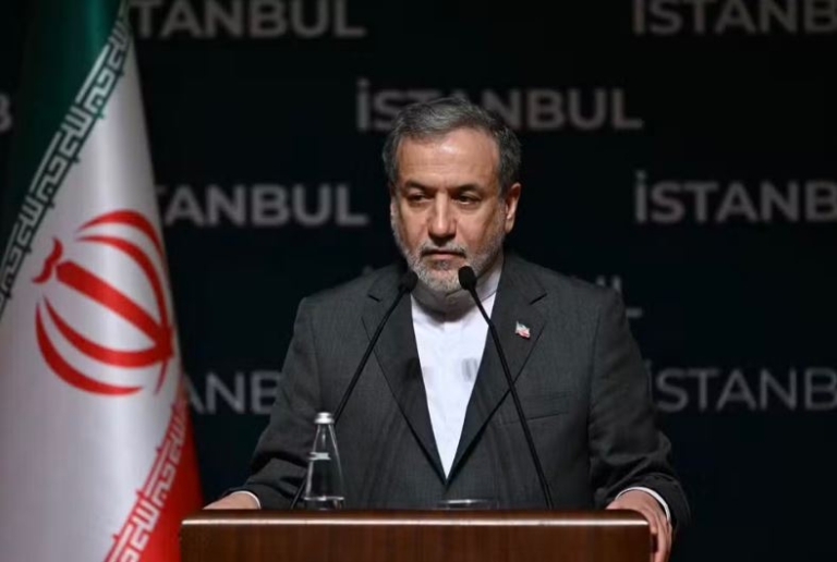 “temos-que-responder”,-diz-chanceler-do-ira-sobre-ataques-dos-eua