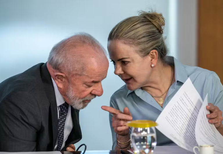 gleisi-costura-dialogo-com-lideres-apos-crise-fiscal