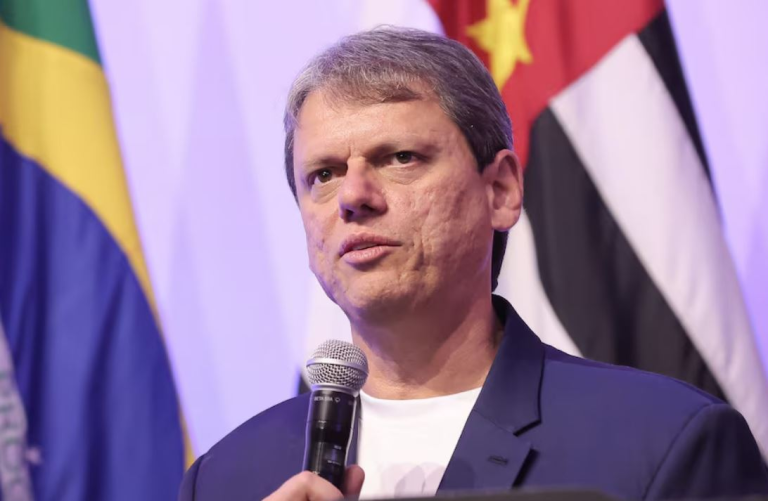 “precisamos-deixar-politica-de-lado”,-diz-tarcisio-sobre-tarifaco