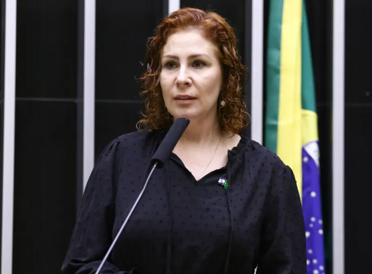 detida-em-roma,-carla-zambelli-ira-depor-na-italia-no-dia-1o-de-agosto