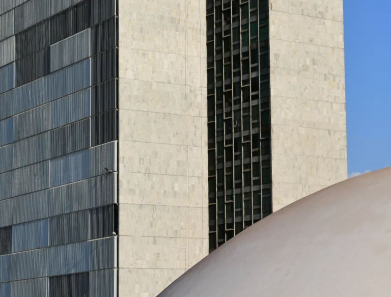 congresso-retoma-trabalhos-de-olho-na-anistia,-ir-e-cassacoes