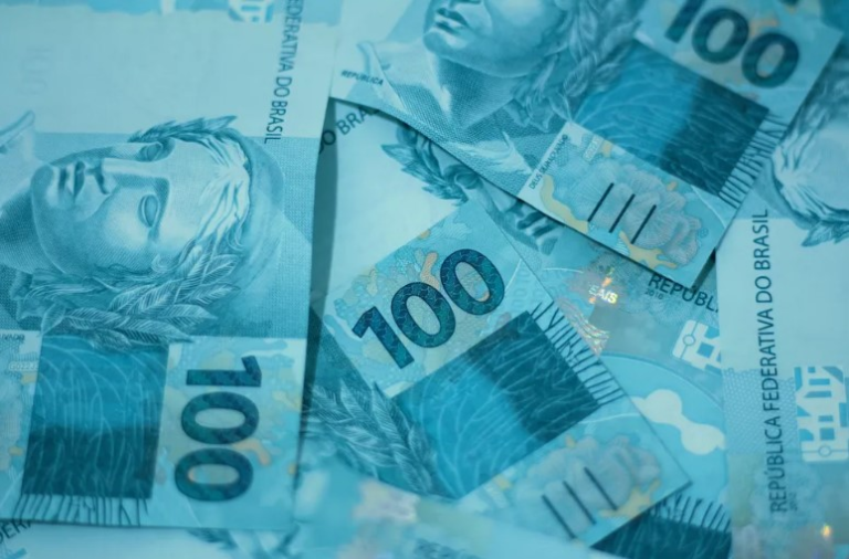 com-iof-maior,-arrecadacao-do-governo-federal-soma-r$-254-bilhoes-em-julho;-valor-bate-recorde