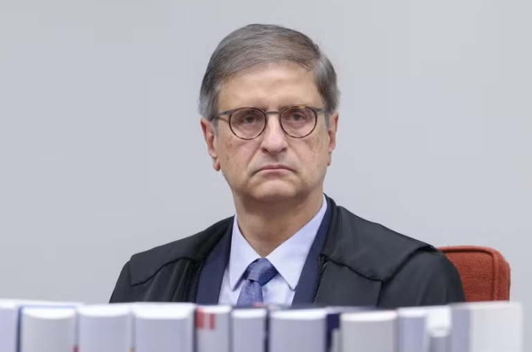 PGR defende condenação de Bolsonaro e mais 7 por tentativa de golpe: ‘Quando o presidente convoca cúpula militar, golpe está em curso’ pgr-defende-condenacao-de-bolsonaro-e-mais-7-por-tentativa-de-golpe:-‘quando-o-presidente-convoca-cupula-militar,-golpe-esta-em-curso’