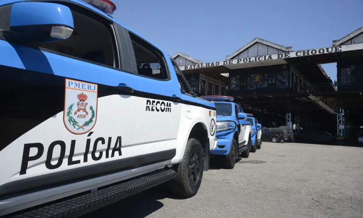 Polícia prende quarto suspeito de roubo à família Bolsonaro no RJ policia-prende-quarto-suspeito-de-roubo-a-familia-bolsonaro-no-rj