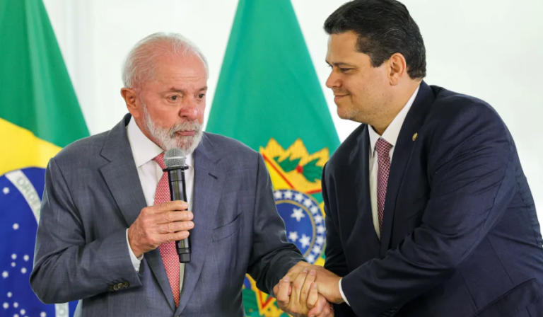 lula-reafirma-a-alcolumbre-ser-contra-qualquer-anistia