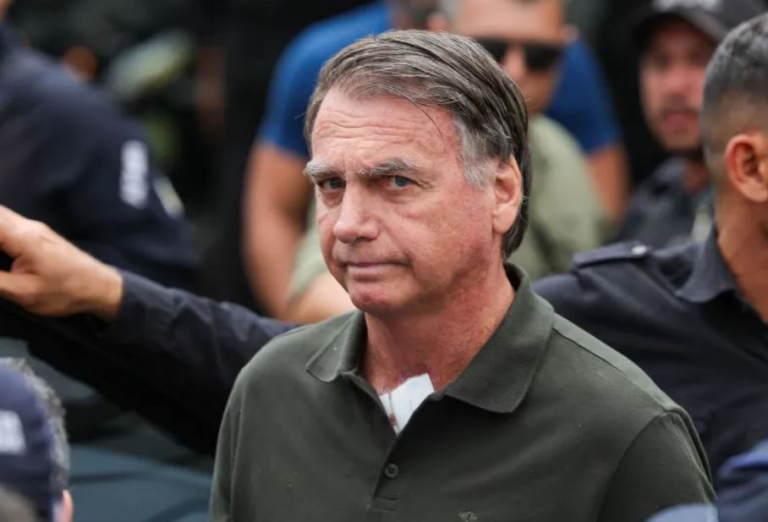 Bolsonaro passa noite no hospital em Brasília bolsonaro-passa-noite-no-hospital-em-brasilia