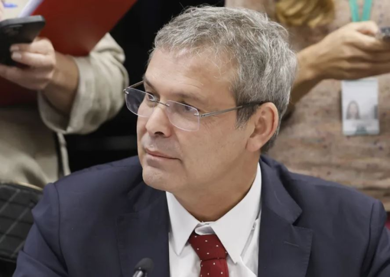 pt-aciona-stf-contra-pec-da-blindagem