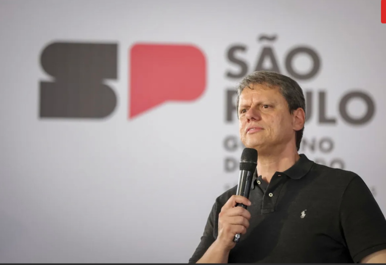 tarcisio-diz-que-lula-e-trump-tem-que-“sentar-e-conversar-mesmo”