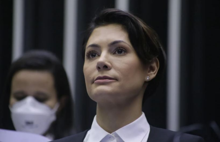 michelle-diz-a-jornal-que-estara-pronta-para-assumir-“candidatura-politica”-e-que-julgamento-de-bolsonaro-foi-uma-“farsa-judiciaria”