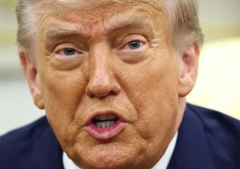 Trump anuncia tarifa de 100% sobre importações de produtos farmacêuticos trump-anuncia-tarifa-de-100%-sobre-importacoes-de-produtos-farmaceuticos