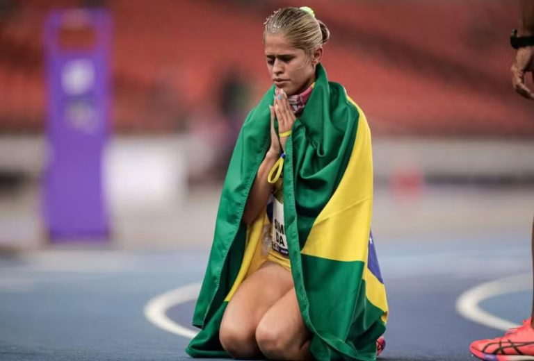 potiguar-thalita-simplicio-confirma-favoritismo-e-conquista-o-tetra-mundial-nos-400m