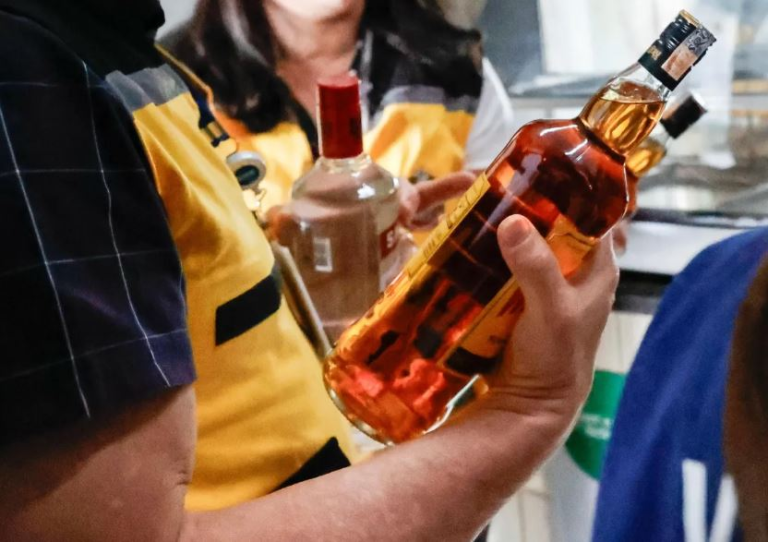 casos-de-intoxicacao-por-metanol-acendem-alerta-e-medicos-recomendam-evitar-consumo-de-bebidas-alcoolicas