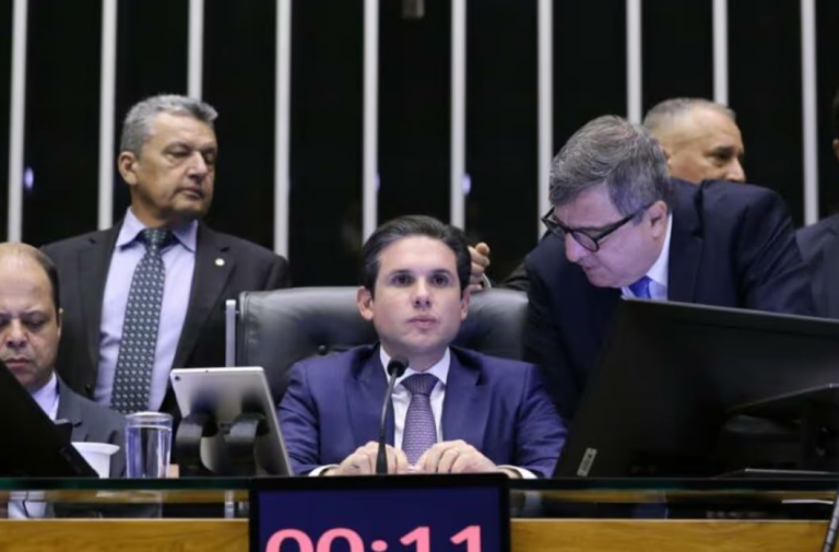 camara-aprova-isencao-de-ir-para-ate-r$-5-mil-e-imposto-minimo-sobre-alta-renda