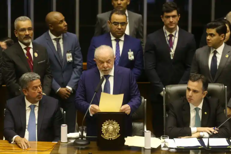 lula-libera-r$-6,5-bilhoes-em-emendas-para-deputados-as-vesperas-de-votacao-do-ir