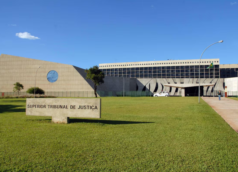 pf-pede-a-zanin-para-aprofundar-investigacao-sobre-filha-de-ministro-do-stj-em-esquema-de-venda-de-decisoes