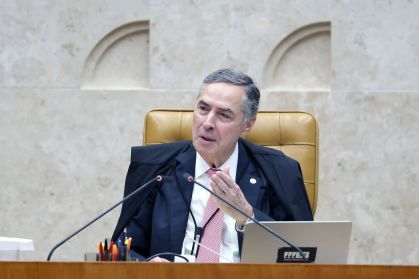 Barroso passa mal e faz exames em hospital de Brasília barroso-passa-mal-e-faz-exames-em-hospital-de-brasilia