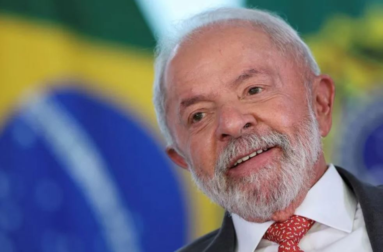Lula sai em defesa da Venezuela em meio a movimentações dos EUA e diz que “destino cabe ao povo venezuelano” lula-sai-em-defesa-da-venezuela-em-meio-a-movimentacoes-dos-eua-e-diz-que-“destino-cabe-ao-povo-venezuelano”