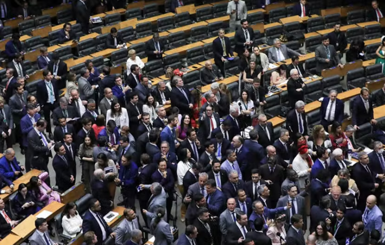 base-governista-quer-transformar-centrao-em-alvo-politico-na-camara