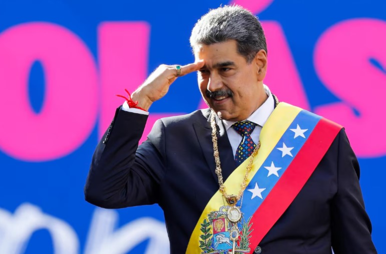 maduro-transforma-venezuelanos-em-espioes:-novo-app-manda-populacao-vigiar-vizinhos-24h-por-dia