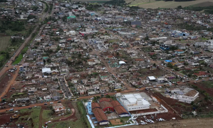Paraná confirma mais uma morte após tornados; óbitos chegam a oito na região Sul parana-confirma-mais-uma-morte-apos-tornados;-obitos-chegam-a-oito-na-regiao-sul