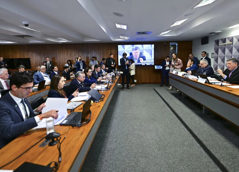 Metade dos depoentes na CPMI do INSS foi amparada por habeas corpus metade-dos-depoentes-na-cpmi-do-inss-foi-amparada-por-habeas-corpus