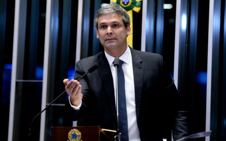 lider-do-pt-diz-que-apoiar-tarcisio-e-o-‘beijo-da-morte’-de-bolsonaro