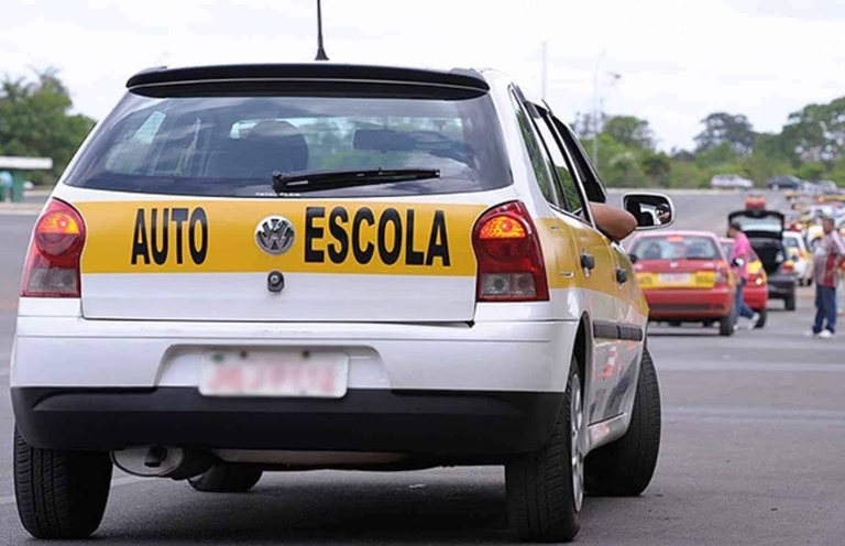 Autoescolas correm ao Congresso e ao STF para barrar fim da obrigatoriedade nas aulas da CNH autoescolas-correm-ao-congresso-e-ao-stf-para-barrar-fim-da-obrigatoriedade-nas-aulas-da-cnh