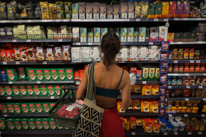 Despesa de consumo das famílias fica estável no 3º trimestre, afirma IBGE despesa-de-consumo-das-familias-fica-estavel-no-3o-trimestre,-afirma-ibge