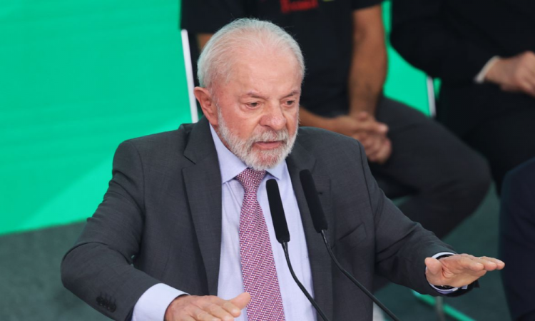 Lula diz que estuda vetar diminuição da pena de Bolsonaro: ‘Tem que pagar’ lula-diz-que-estuda-vetar-diminuicao-da-pena-de-bolsonaro:-‘tem-que-pagar’