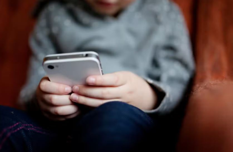 Brasil terá novas regras sobre uso de redes sociais por crianças e adolescentes; veja o que muda e quando brasil-tera-novas-regras-sobre-uso-de-redes-sociais-por-criancas-e-adolescentes;-veja-o-que-muda-e-quando