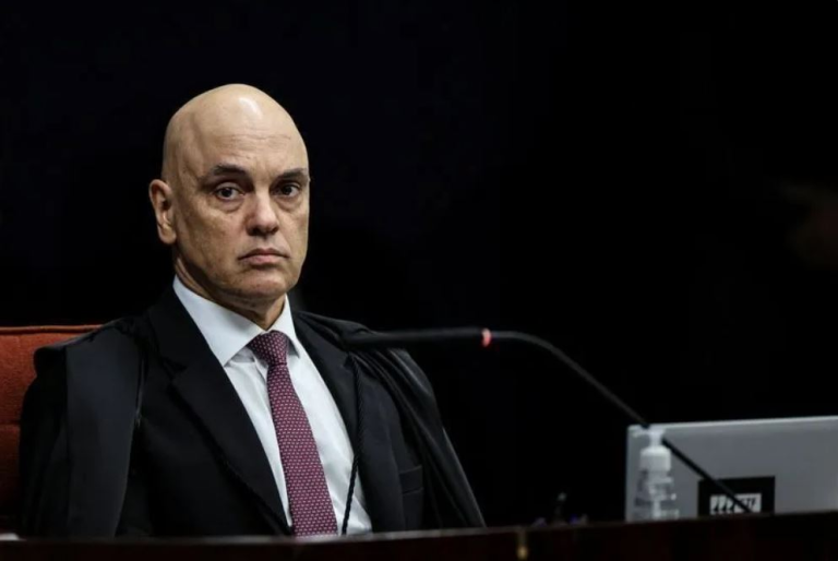 Moraes envia exames de Bolsonaro à PF antes de perícia oficial sobre estado de saúde moraes-envia-exames-de-bolsonaro-a-pf-antes-de-pericia-oficial-sobre-estado-de-saude