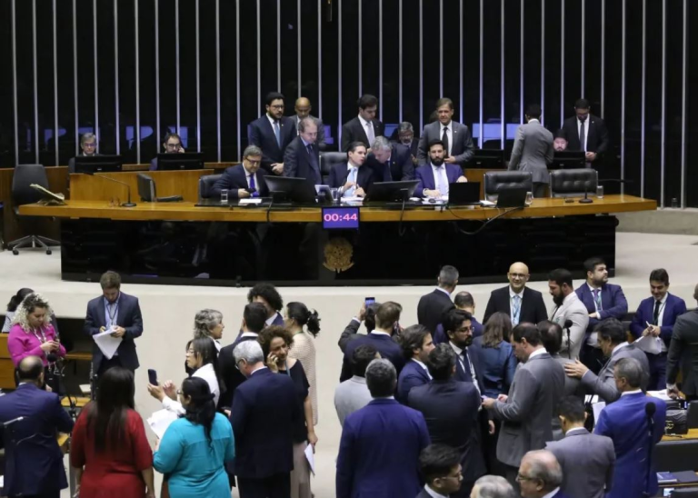 camara-aprova-corte-de-incentivos,-taxacao-maior-para-bets-e-fintechs