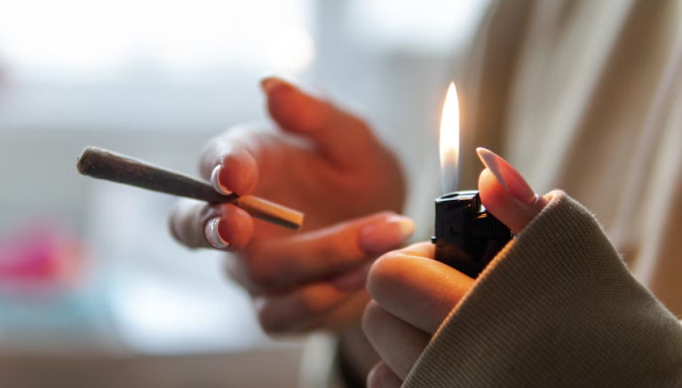 consumo-de-cannabis-triplicou-entre-meninas-e-mulheres-no-brasil,-aponta-estudo